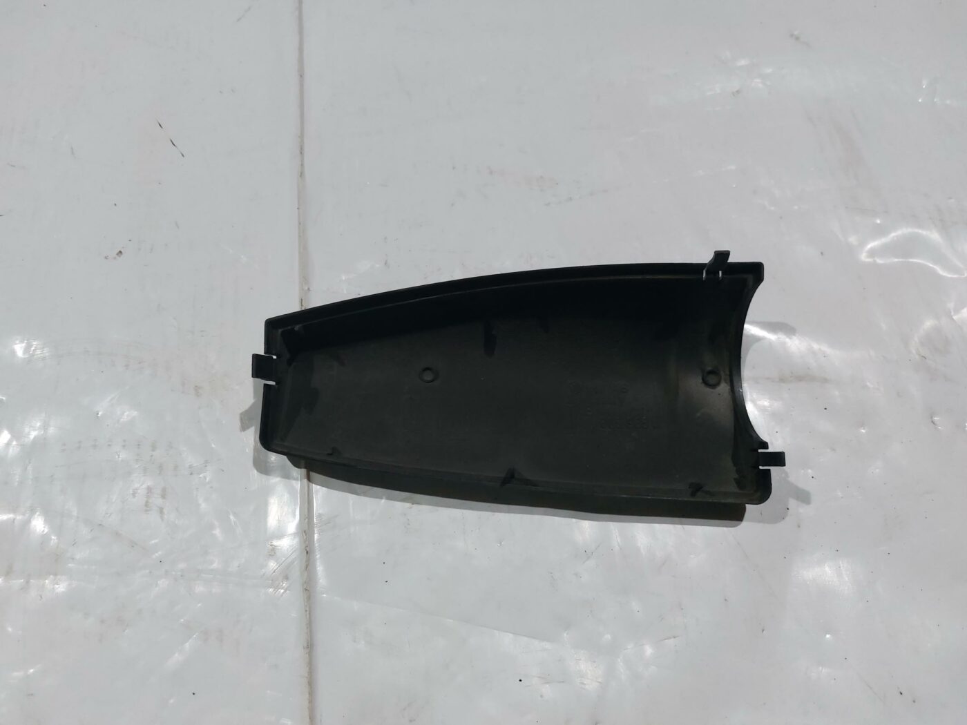 Gaisa vads priekš VW JETTA 2008 2 Gaisa vads priekš VW JETTA 2008