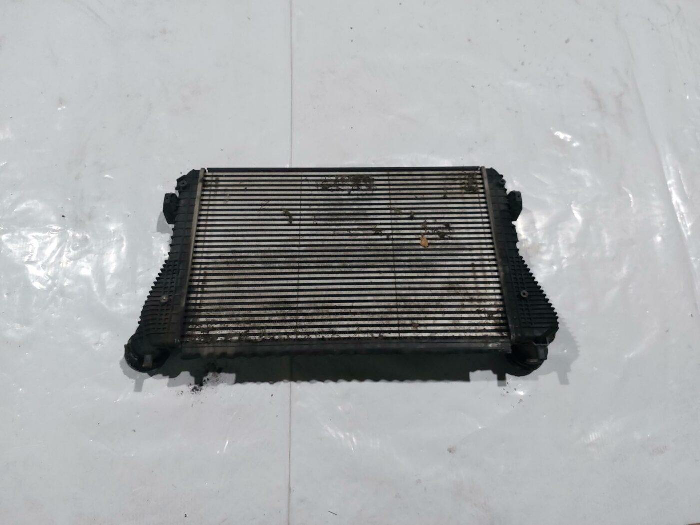 Interkūleris priekš VW JETTA 2008 2 Interkūleris priekš VW JETTA 2008