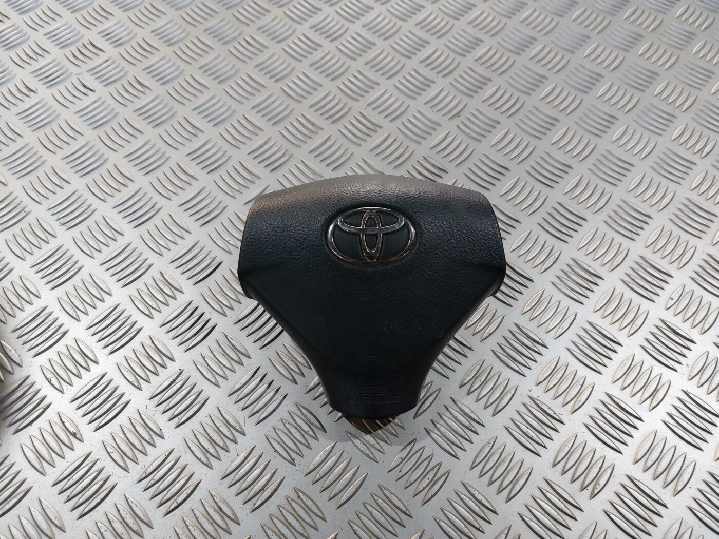 Stūres drošības spilvens priekš TOYOTA COROLLA VERSO 2006 1 Stūres drošības spilvens priekš TOYOTA COROLLA VERSO 2006