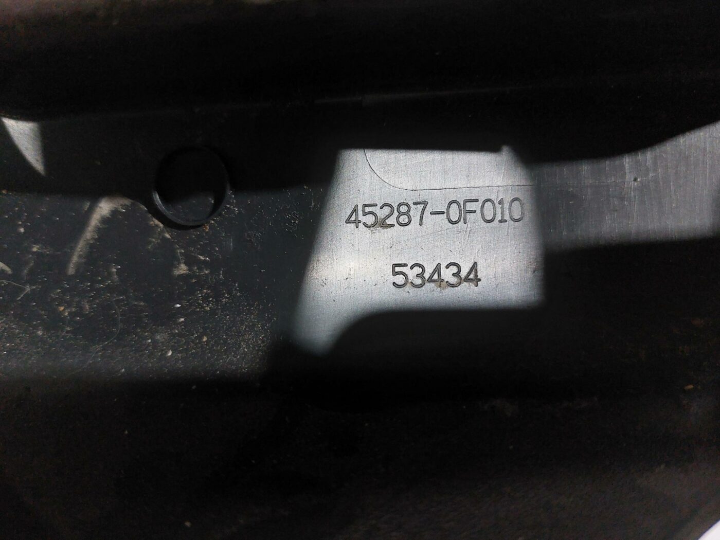 Stūres statnes putekļu aizsargs (salonā) priekš TOYOTA COROLLA VERSO 2006 3 Stūres statnes putekļu aizsargs (salonā) priekš TOYOTA COROLLA VERSO 2006