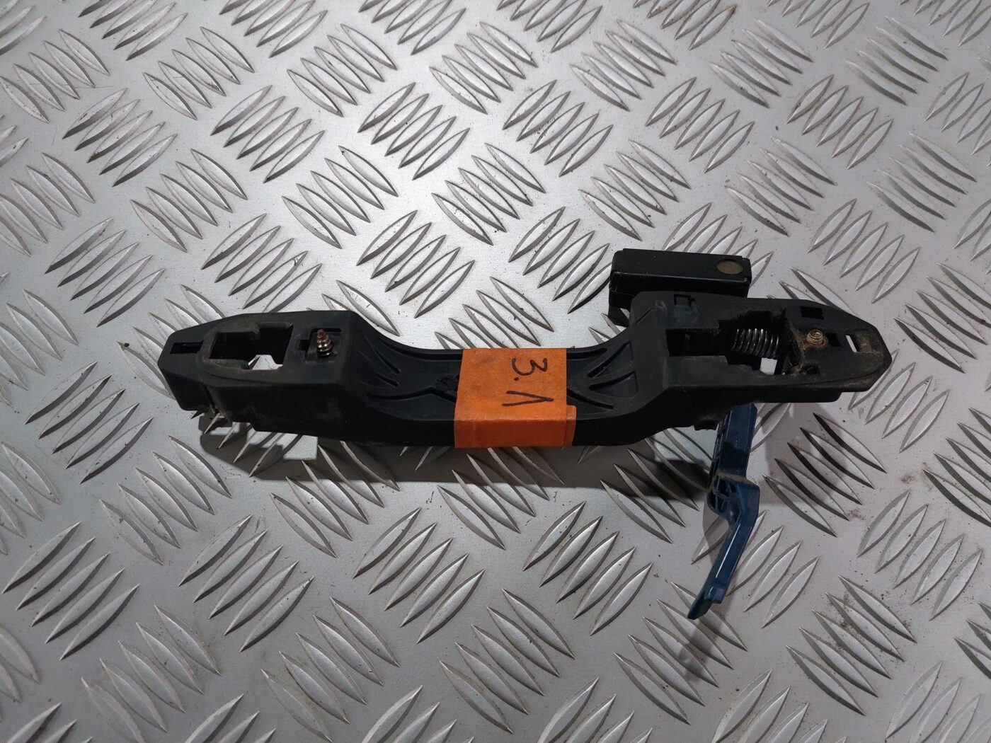 Durvju roktura iekšējais stiprinājums priekš TOYOTA COROLLA VERSO 2006 1 Durvju roktura iekšējais stiprinājums priekš TOYOTA COROLLA VERSO 2006