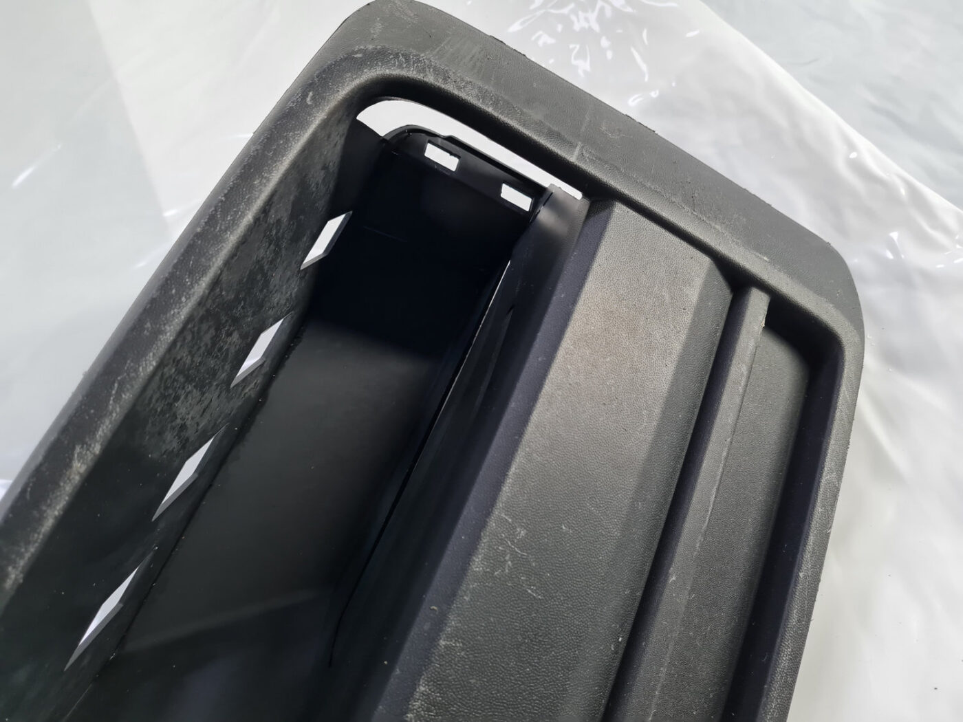 Priekšēja bufera uzlika priekš VW CRAFTER 2018 8 Priekšēja bufera uzlika priekš VW CRAFTER 2018