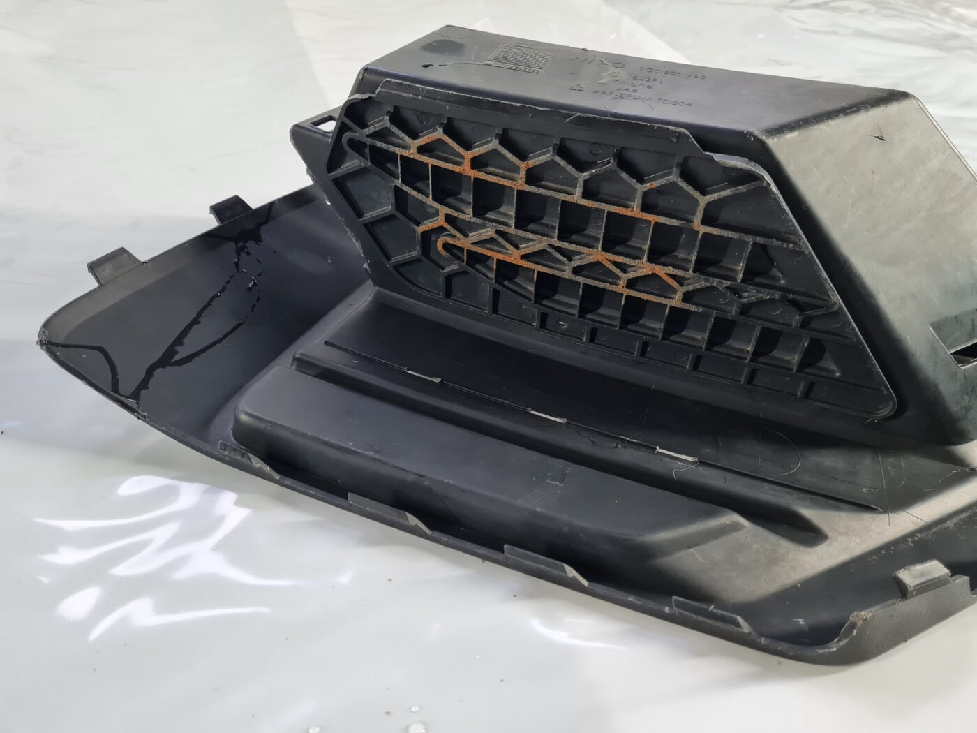 Priekšēja bufera uzlika priekš VW CRAFTER 2018 4 Priekšēja bufera uzlika priekš VW CRAFTER 2018