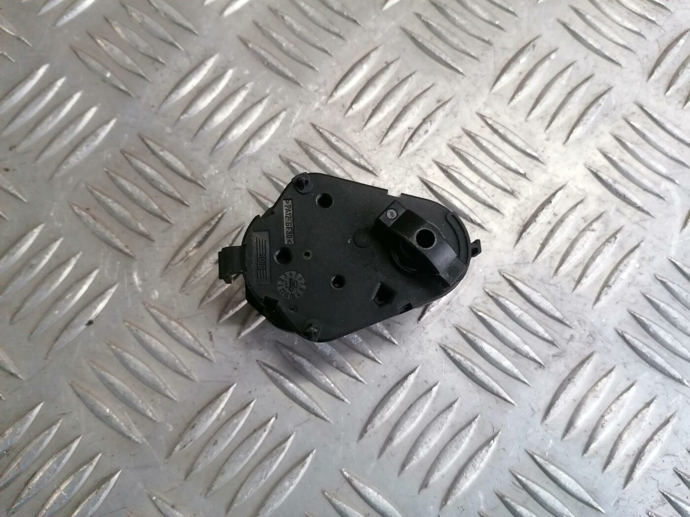 Apsildes sistēmas aktuators priekš BMW 530D E39 2001 TOURING 2 Apsildes sistēmas aktuators priekš BMW 530D E39 2001 TOURING