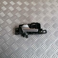 Salona durvju rokturis, priekšējais kreisais priekš FORD MONDEO 2007