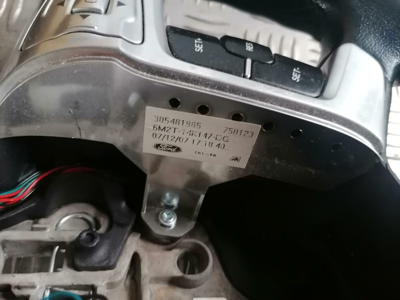 Stūre priekš FORD MONDEO 2007 5 Stūre priekš FORD MONDEO 2007