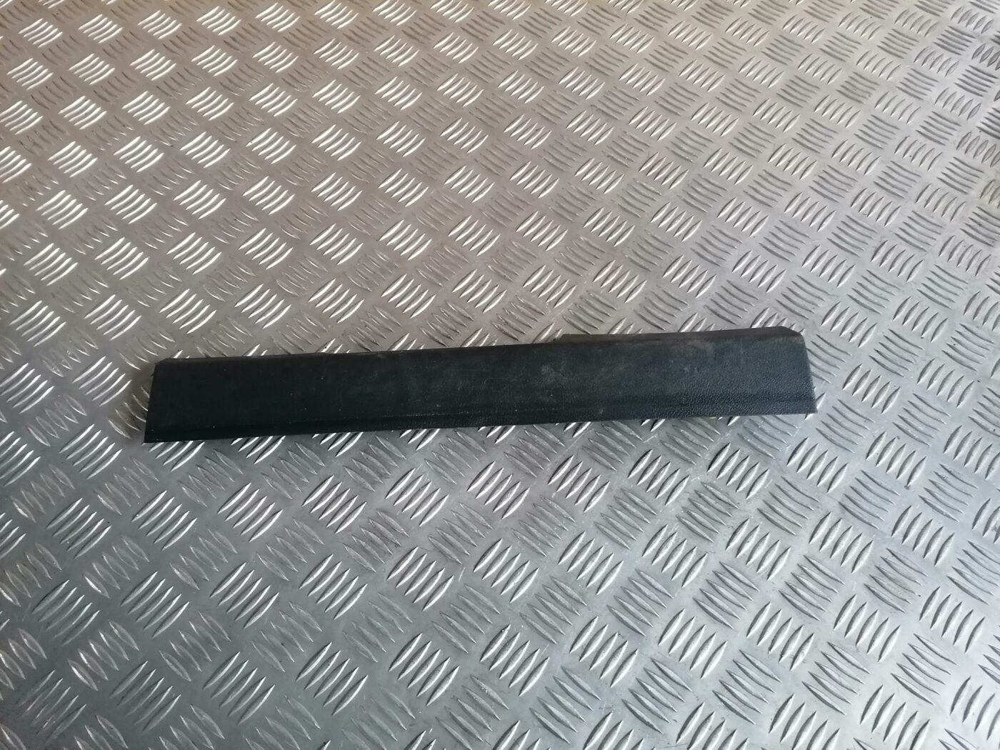 Sliekšņa priekšēja laba uzlika (salonā) priekš FORD MONDEO 2007 1 Sliekšņa priekšēja laba uzlika (salonā) priekš FORD MONDEO 2007