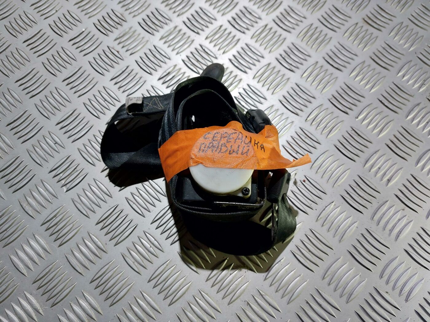 Aizmugurējā vidēja drošības josta priekš CHRYSLER VOYAGER 2006 1 Aizmugurējā vidēja drošības josta priekš CHRYSLER VOYAGER 2006