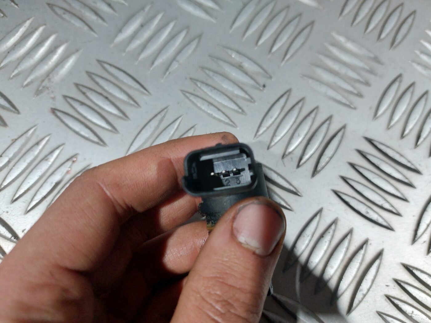 Sadales vārpstas devējs priekš RENAULT LAGUNA 2011 2 Sadales vārpstas devējs priekš RENAULT LAGUNA 2011