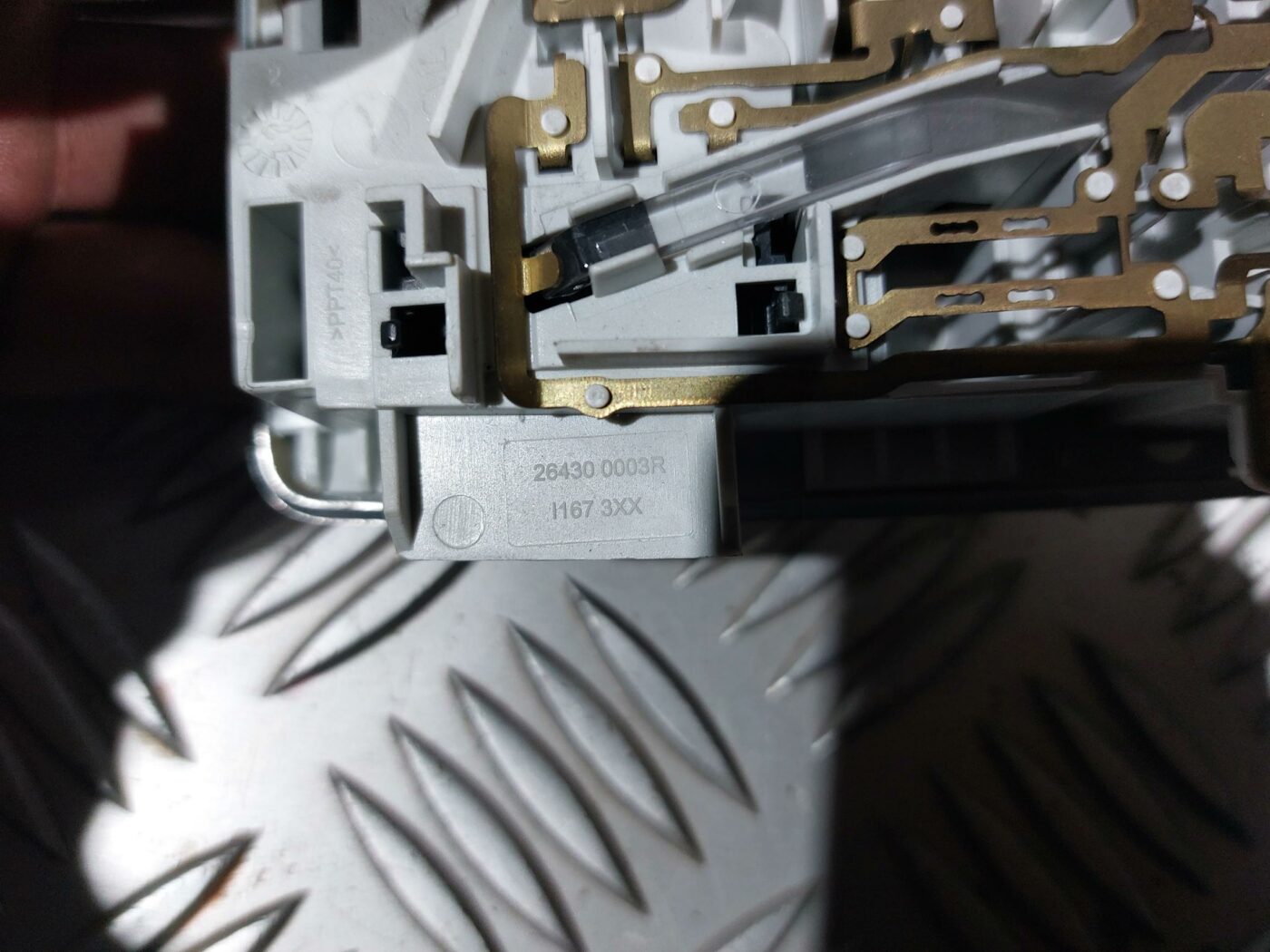 Priekšējo sēdvietu apgaismojums priekš RENAULT LAGUNA 2011 3 Priekšējo sēdvietu apgaismojums priekš RENAULT LAGUNA 2011