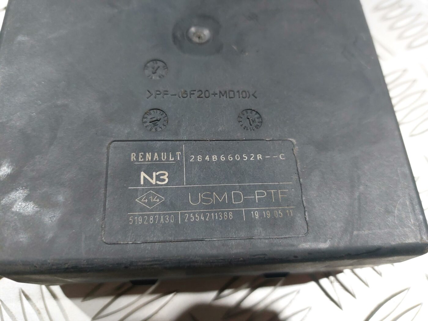 Drošinātāju bloks priekš RENAULT LAGUNA 2011 3 Drošinātāju bloks priekš RENAULT LAGUNA 2011