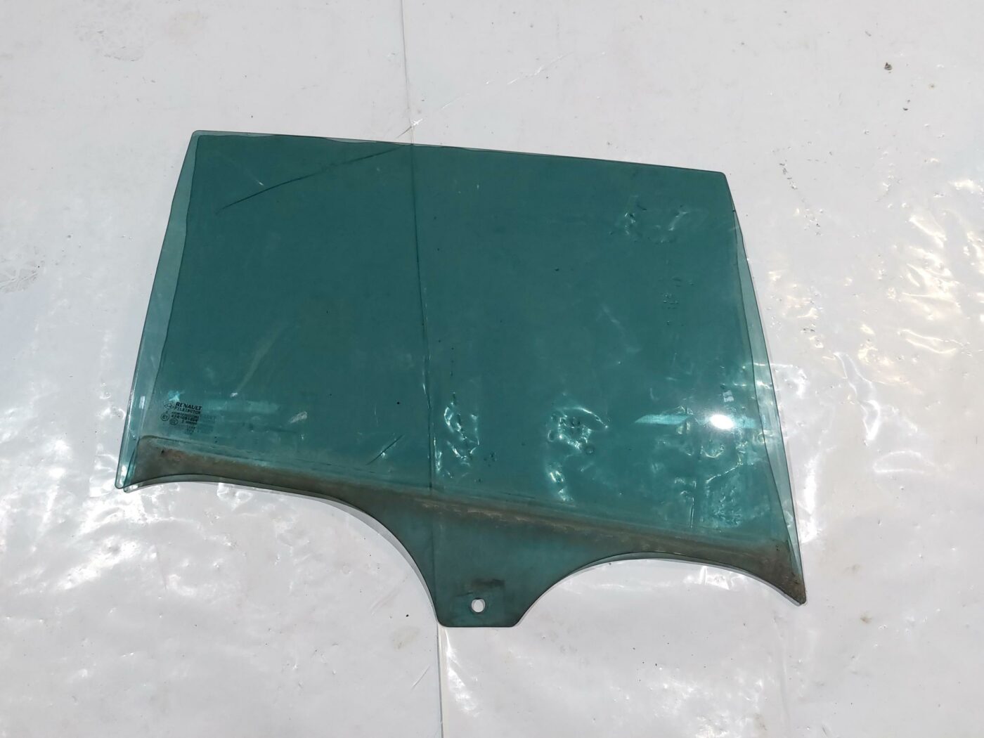 Aizmugurējo labo durvju stikls priekš RENAULT LAGUNA 2011 1 Aizmugurējo labo durvju stikls priekš RENAULT LAGUNA 2011