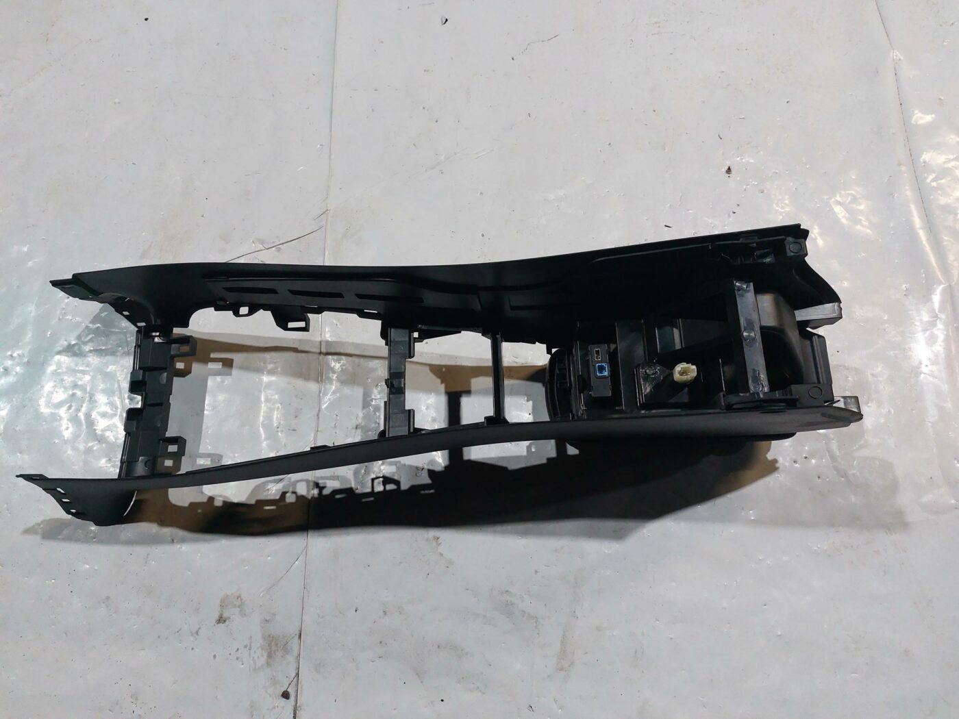 Centrālās konsoles apdares lielākā daļa priekš RENAULT LAGUNA 2011 2 Centrālās konsoles apdares lielākā daļa priekš RENAULT LAGUNA 2011