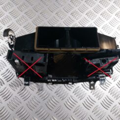 Mērinstrumentu paneļa gaisa vads, centrā priekš RENAULT LAGUNA 2011