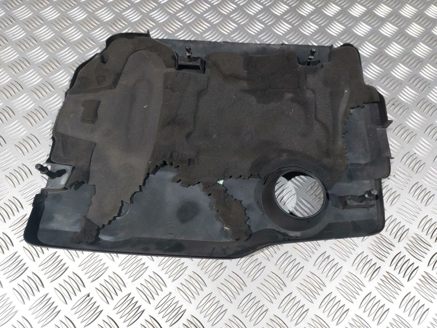 Dzinēja dekoratīvais vāks priekš RENAULT LAGUNA 2011 2 Dzinēja dekoratīvais vāks priekš RENAULT LAGUNA 2011