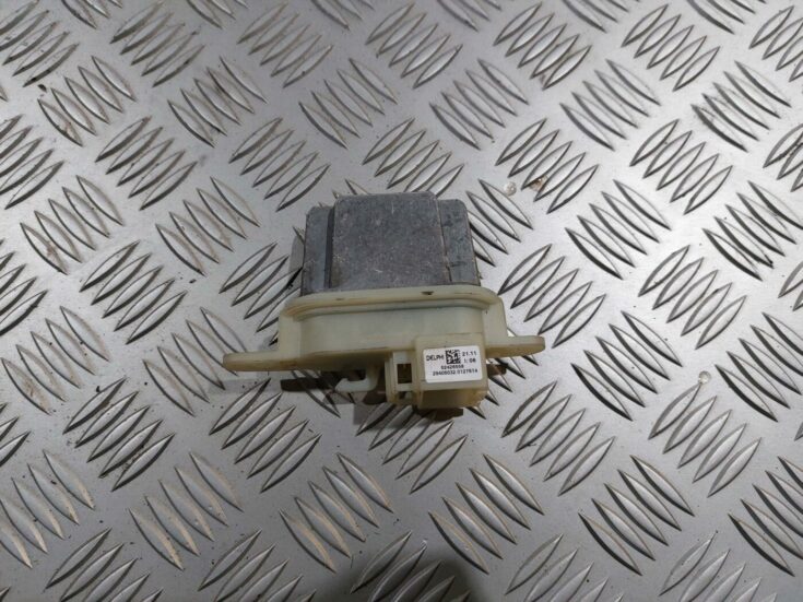 Salona ventilatora rezistors priekš RENAULT LAGUNA 2011
