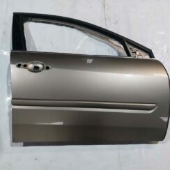 Priekšējās labās durvis priekš RENAULT LAGUNA 2011