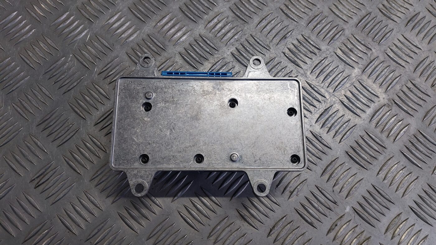 Drošības spilvena vadības bloks priekš VOLVO S40 2004 Black 2 Drošības spilvena vadības bloks priekš VOLVO S40 2004 Black