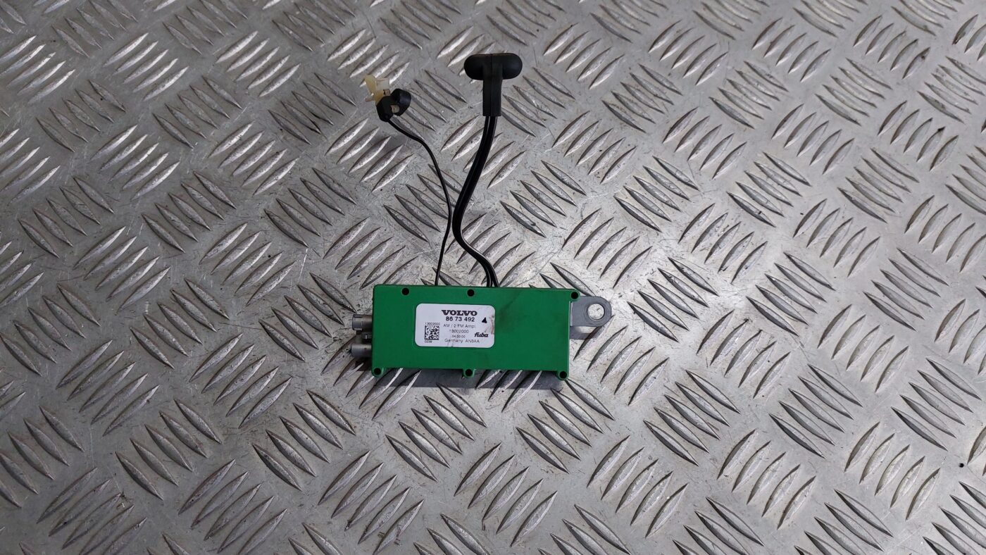 Antenas pastiprinātāja bloks priekš VOLVO S40 2004 Black 1 Antenas pastiprinātāja bloks priekš VOLVO S40 2004 Black