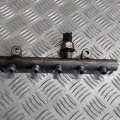 Degvielas sadales caurule priekš VOLVO S40 2004 Black