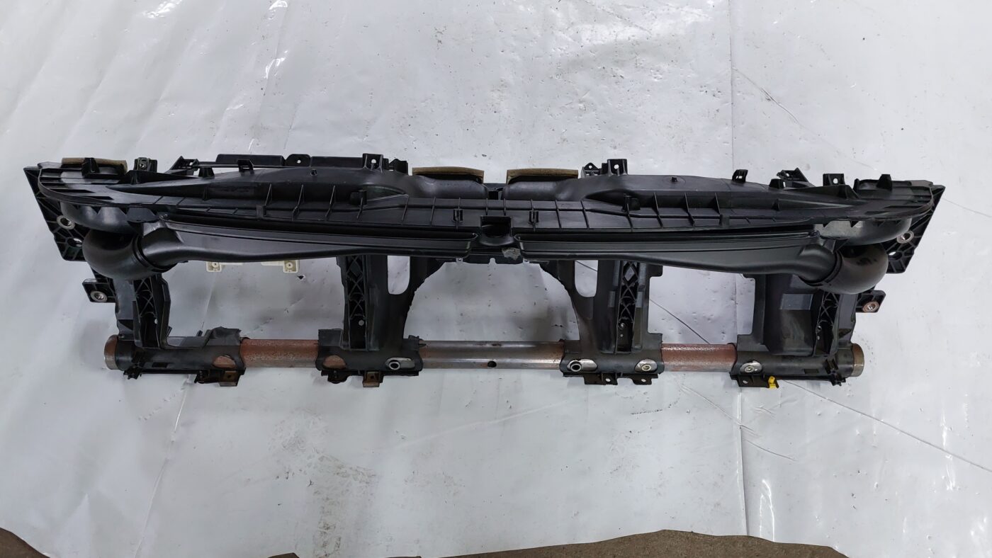 Mērinstrumentu paneļa pastiprinātājs priekš VOLVO S40 2004 Black 2 Mērinstrumentu paneļa pastiprinātājs priekš VOLVO S40 2004 Black