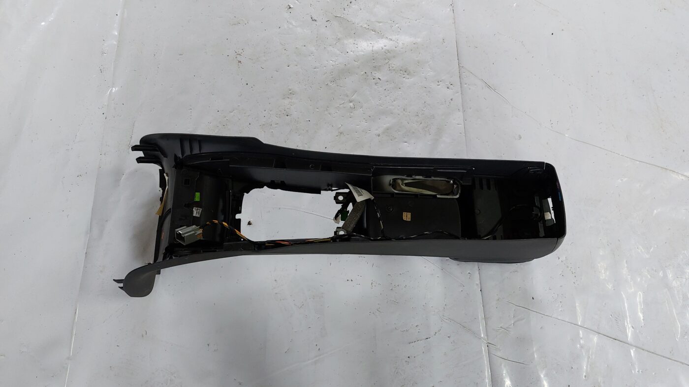 Centrālās konsoles apdares lielākā daļa priekš VOLVO S40 2004 Black 3 Centrālās konsoles apdares lielākā daļa priekš VOLVO S40 2004 Black