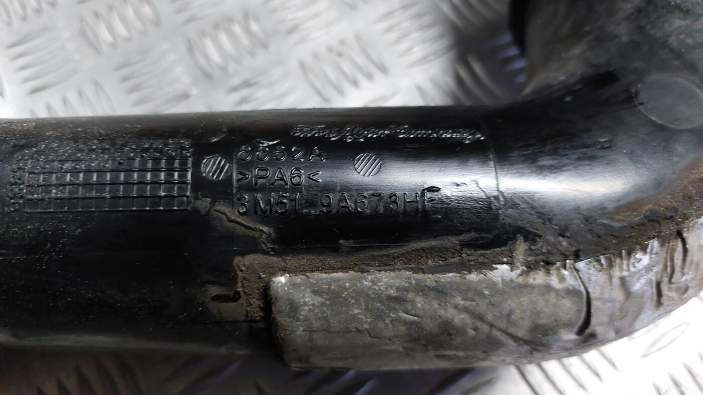 Interkulera caurule priekš VOLVO S40 2004 Black 3 Interkulera caurule priekš VOLVO S40 2004 Black