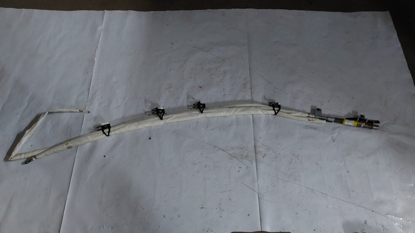 Griestu drošības spilvens, pa labi priekš VOLVO S40 2004 Black 1 Griestu drošības spilvens, pa labi priekš VOLVO S40 2004 Black