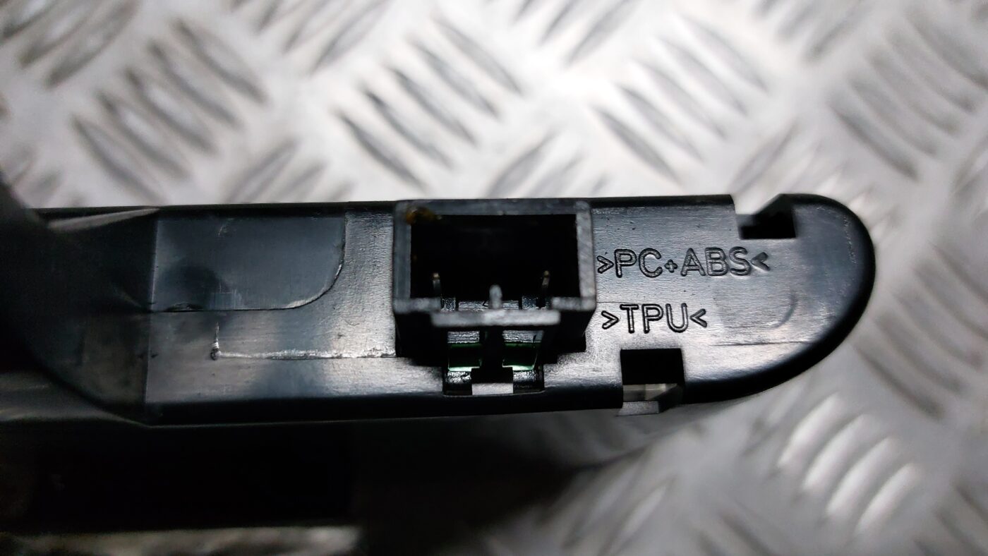 Stop signāls priekš VOLVO S40 2004 Black 4 Stop signāls priekš VOLVO S40 2004 Black