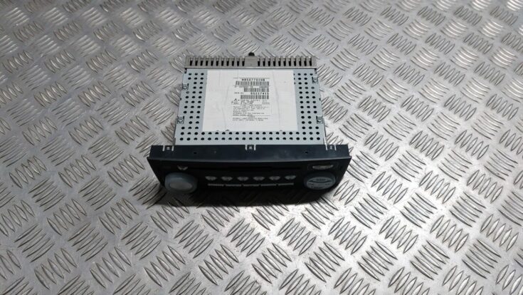 Automašīnas radio priekš MITSUBISHI COLT 2007