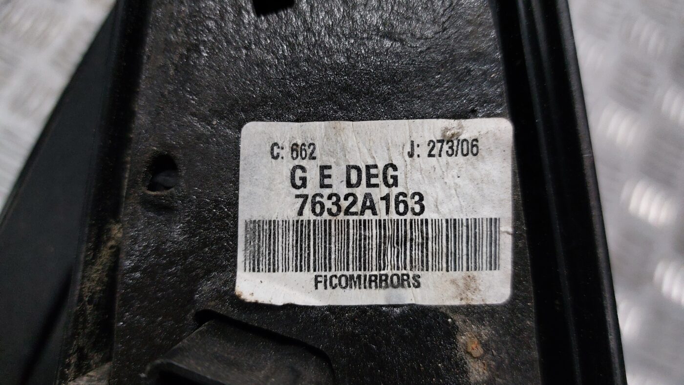 Ārējais spogulis, pa kreisi priekš MITSUBISHI COLT 2007 4 Ārējais spogulis, pa kreisi priekš MITSUBISHI COLT 2007