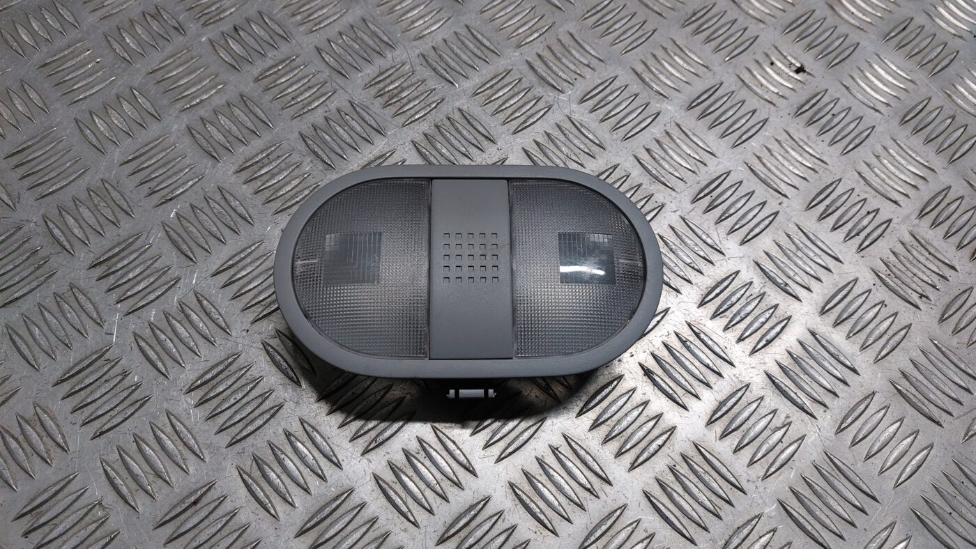 Aizmugurējo sēdvietu apgaismojums priekš MITSUBISHI COLT 2007 1 Aizmugurējo sēdvietu apgaismojums priekš MITSUBISHI COLT 2007