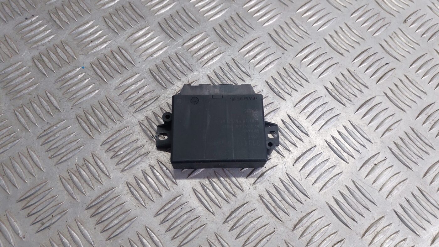 Parkošanās devēju vadības bloks priekš VOLVO V60 2012 1 Parkošanās devēju vadības bloks priekš VOLVO V60 2012