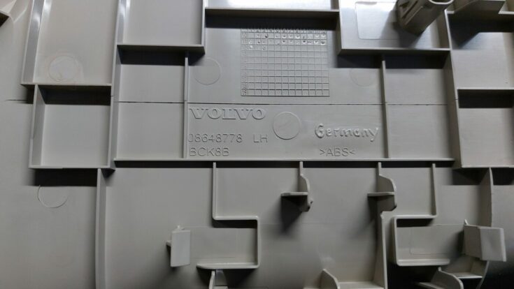 20221125 155140 - Centrālās konsoles apdare priekš VOLVO V60 2012