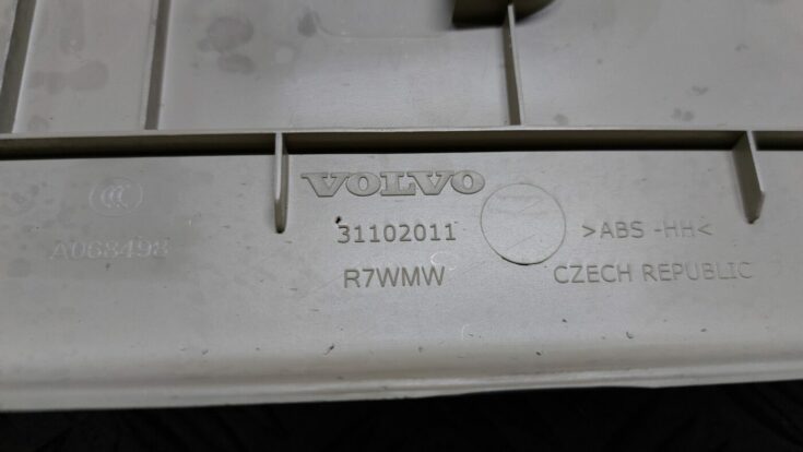 20221125 161643 - Griestu uzlika priekš VOLVO V60 2012