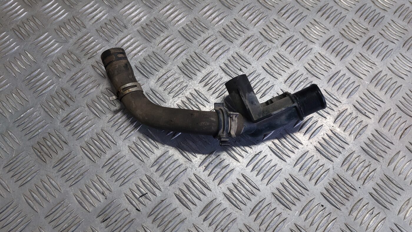 Dzesēšanas caurule priekš VOLVO V60 2012 2 Dzesēšanas caurule priekš VOLVO V60 2012