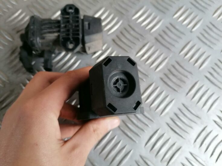 Solenoīda vakuuma vārsts priekš BMW 123 E87 2008 BLACK