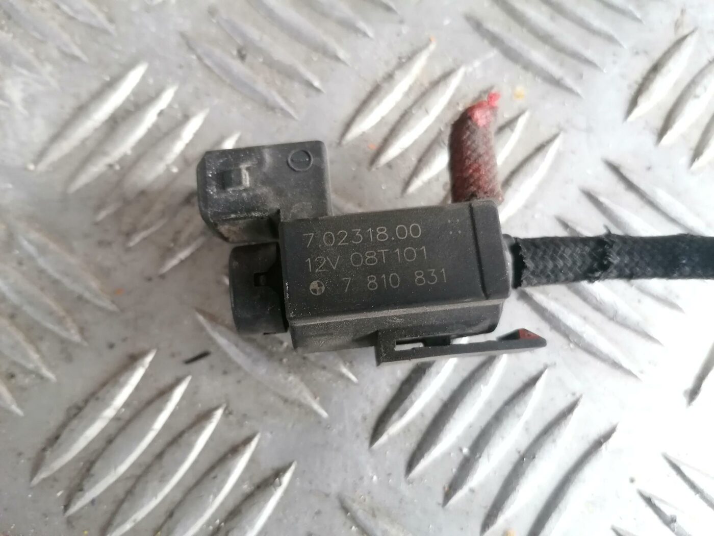 Solenoīda vakuuma vārsts priekš BMW 123 E87 2008 BLACK 2 Solenoīda vakuuma vārsts priekš BMW 123 E87 2008 BLACK