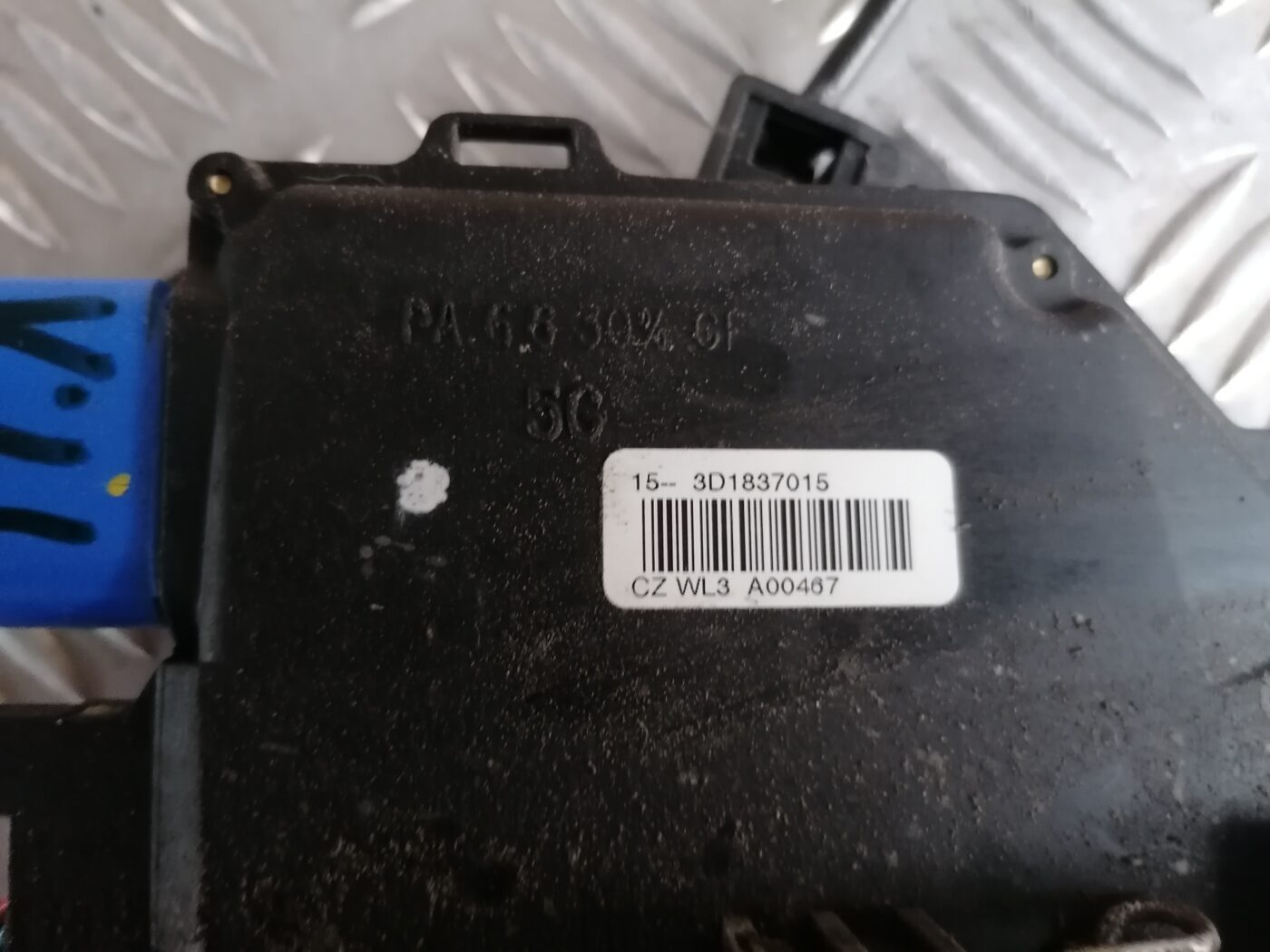 Priekšējo kreiso durvju slēdzene priekš ŠKODA OCTAVIA 2006 5 Priekšējo kreiso durvju slēdzene priekš ŠKODA OCTAVIA 2006