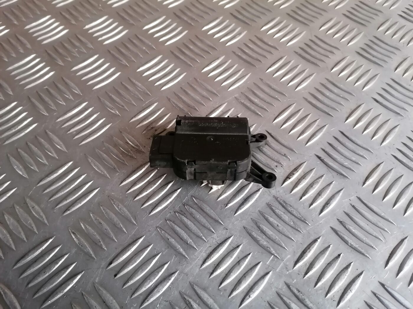 Apsildes sistēmas aktuators priekš ŠKODA OCTAVIA 2006 1 Apsildes sistēmas aktuators priekš ŠKODA OCTAVIA 2006