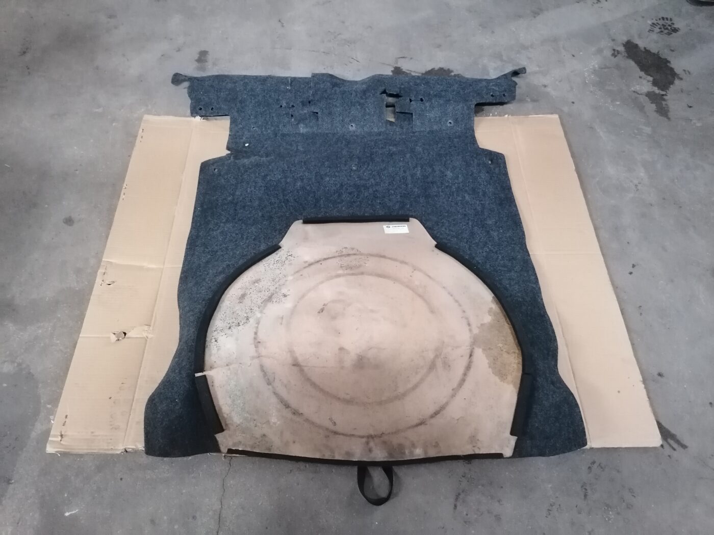 Bagāžnieka grīda priekš ŠKODA OCTAVIA 2006 3 Bagāžnieka grīda priekš ŠKODA OCTAVIA 2006