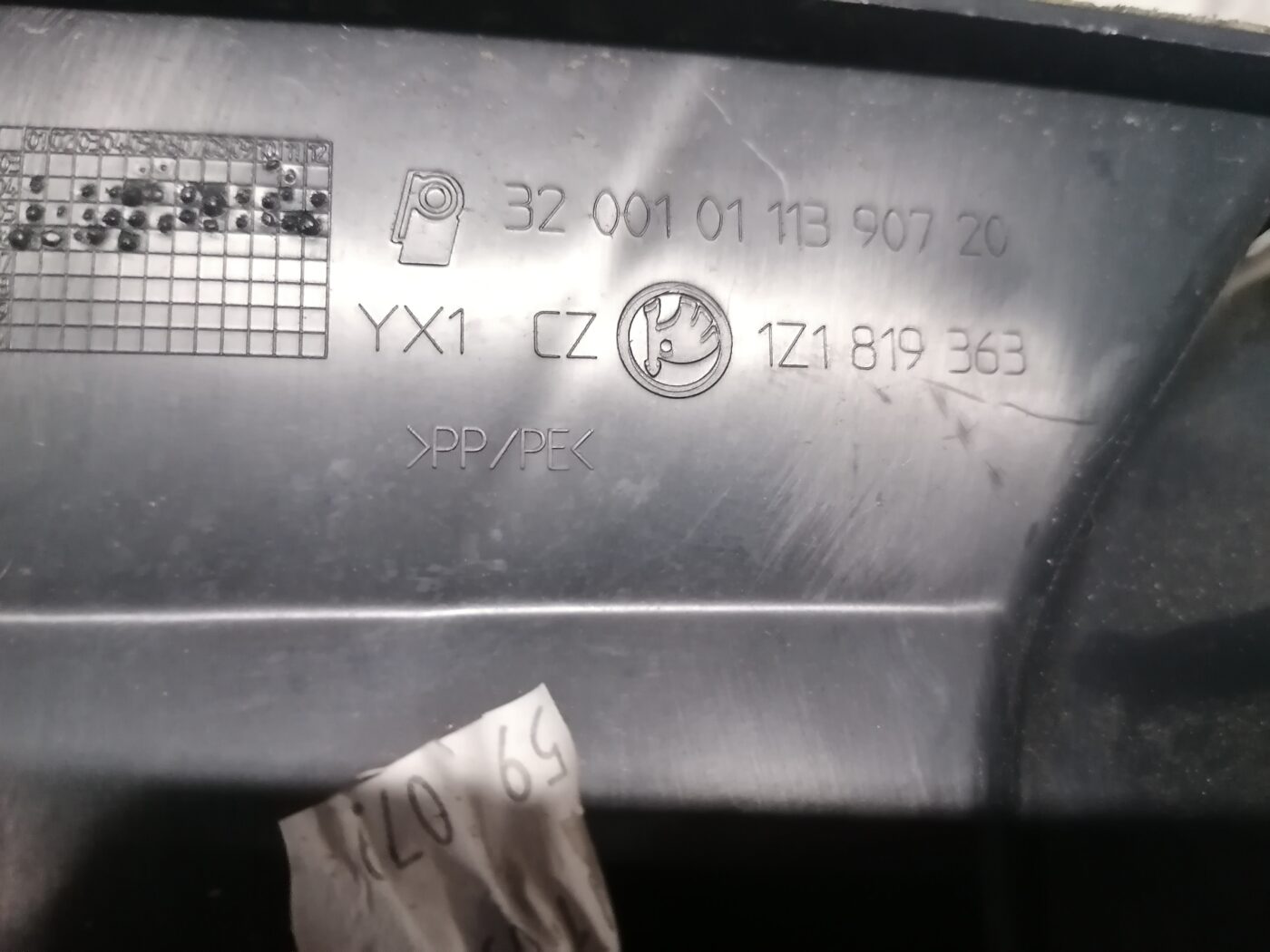 Salona gaisa vads priekš ŠKODA OCTAVIA 2006 4 Salona gaisa vads priekš ŠKODA OCTAVIA 2006