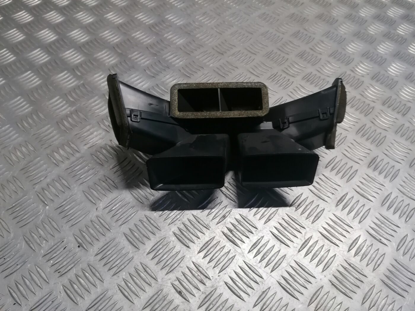 Salona gaisa vads priekš ŠKODA OCTAVIA 2006 3 Salona gaisa vads priekš ŠKODA OCTAVIA 2006