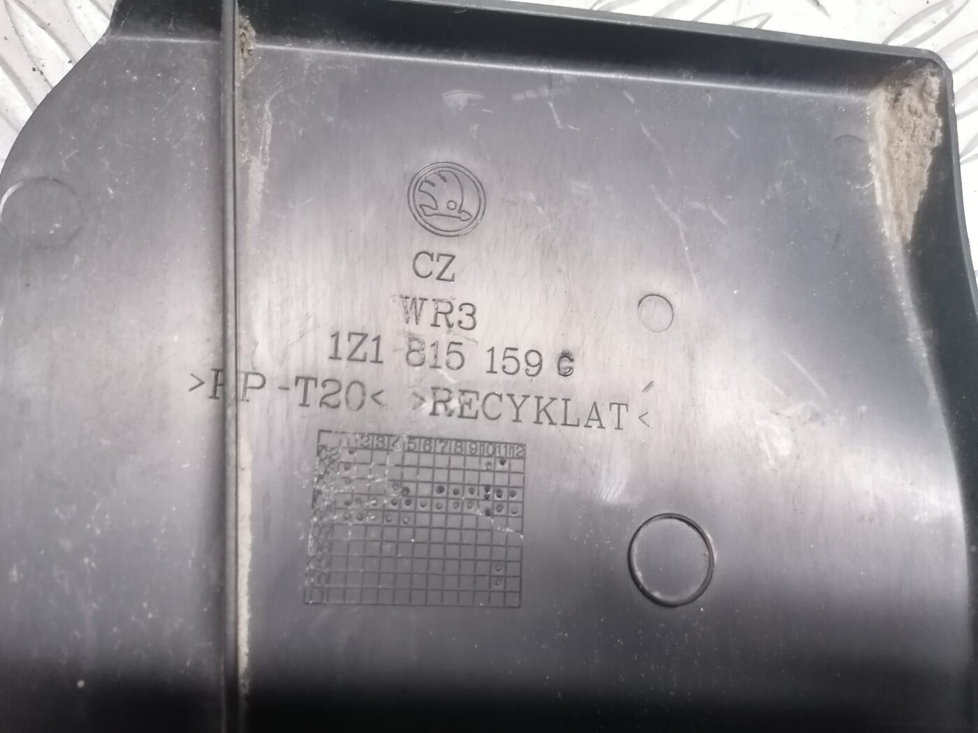 Ieplūdes gaisa deflektors/Difuzors priekš ŠKODA OCTAVIA 2006 3 Ieplūdes gaisa deflektors/Difuzors priekš ŠKODA OCTAVIA 2006