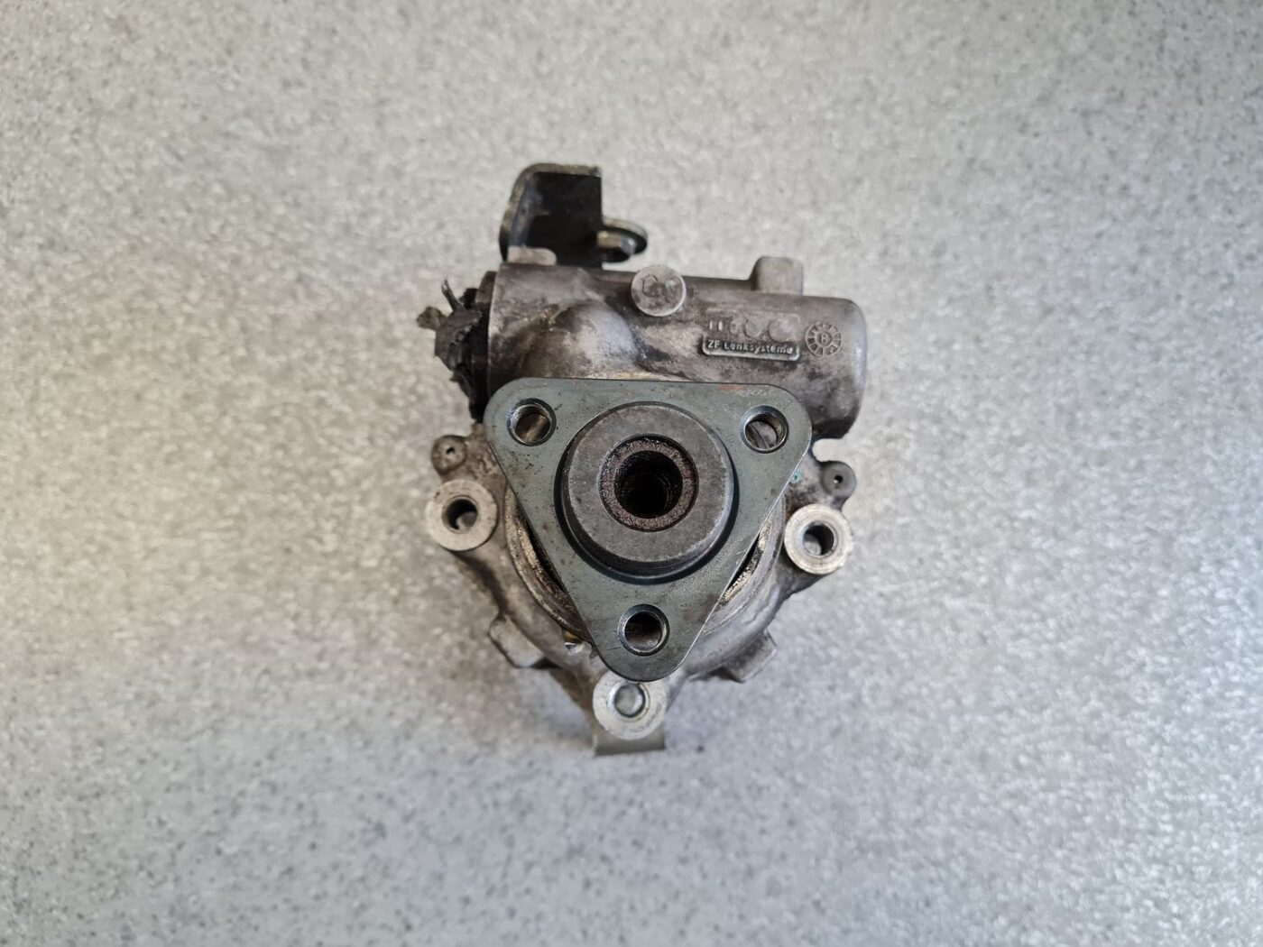 Hidrauliskais pastiprinātājs priekš PEUGEOT 607 2010 1 Hidrauliskais pastiprinātājs priekš PEUGEOT 607 2010