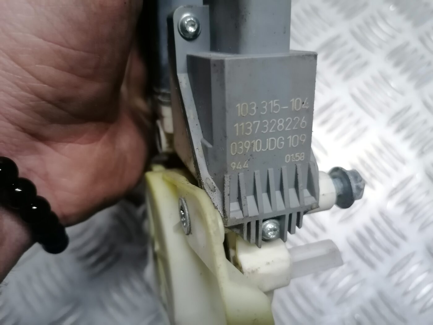 Stikla pacelšanas mehānisms aizmugurējais labais priekš PEUGEOT 607 2010 3 Stikla pacelšanas mehānisms aizmugurējais labais priekš PEUGEOT 607 2010