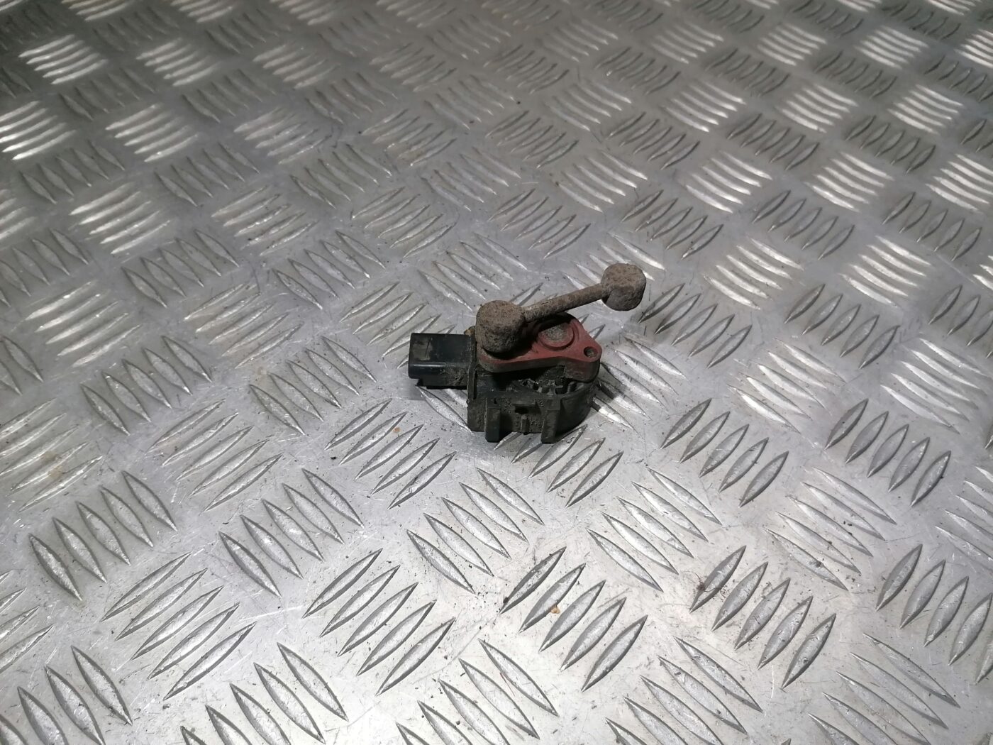 Lukturu diapazona korekcijas sensors, aizmugurē priekš PEUGEOT 607 2010 2 Lukturu diapazona korekcijas sensors, aizmugurē priekš PEUGEOT 607 2010