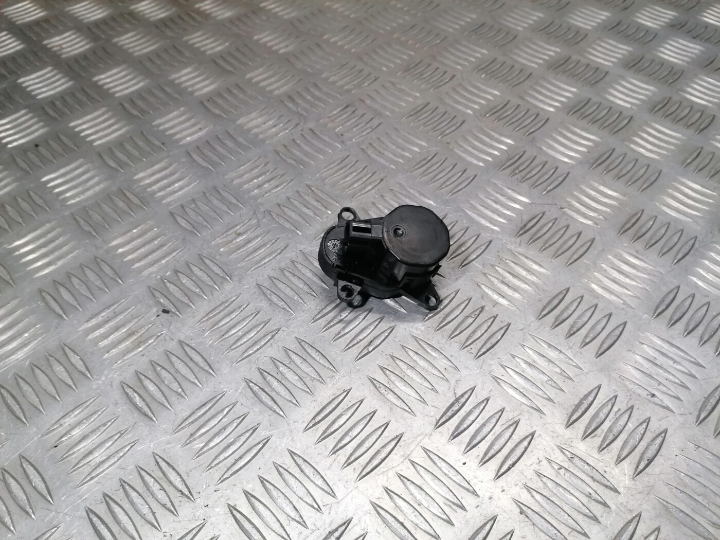 Apsildes sistēmas aktuators priekš PEUGEOT 607 2010 1 Apsildes sistēmas aktuators priekš PEUGEOT 607 2010