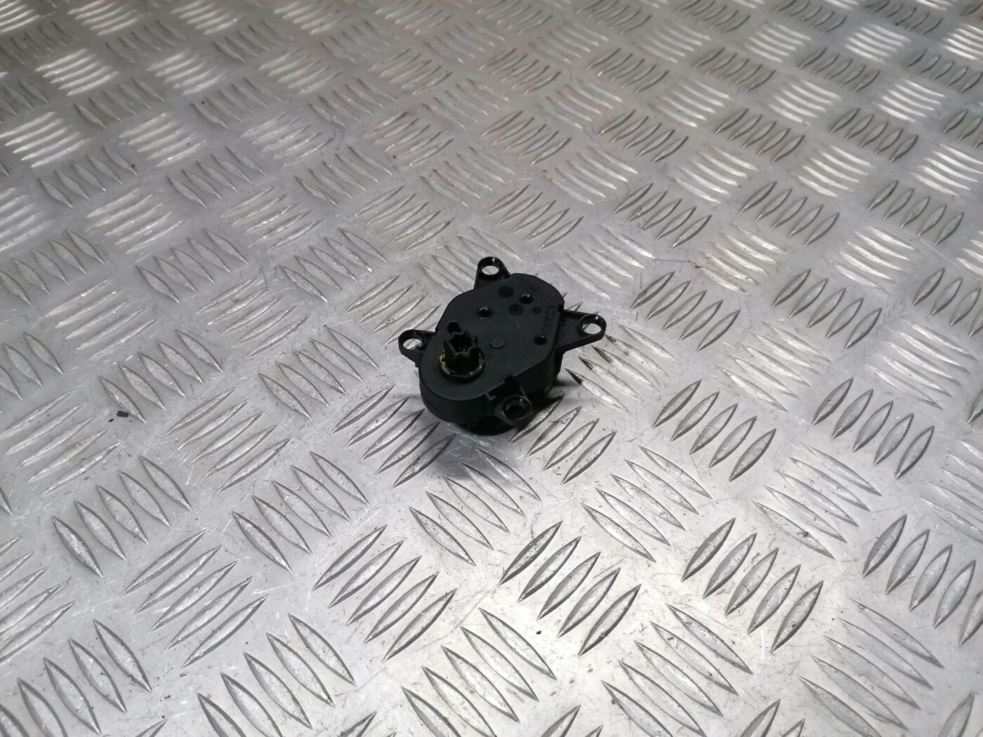 Apsildes sistēmas aktuators priekš PEUGEOT 607 2010 3 Apsildes sistēmas aktuators priekš PEUGEOT 607 2010