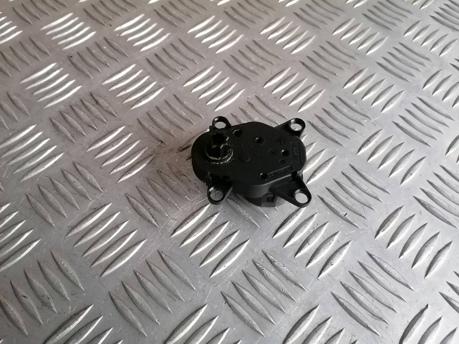 Apsildes sistēmas aktuators priekš PEUGEOT 607 2010 3 Apsildes sistēmas aktuators priekš PEUGEOT 607 2010